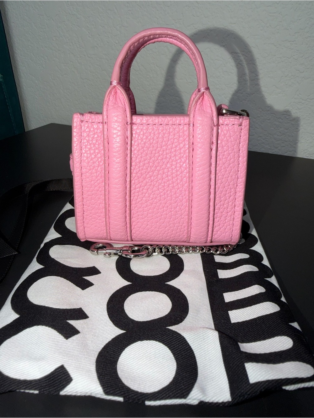 Marc Jacobs Fluro Pink 'The Tote Bag' Mini Bag Charm - Picture 2 of 3